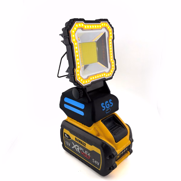 Work floodlight hero Amber light view
